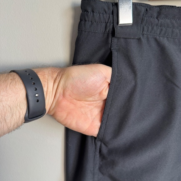 Reebok Men's Performance‎ Track Style Capri Pants Black Small Athleisure Hiking - Picture 3 of 16